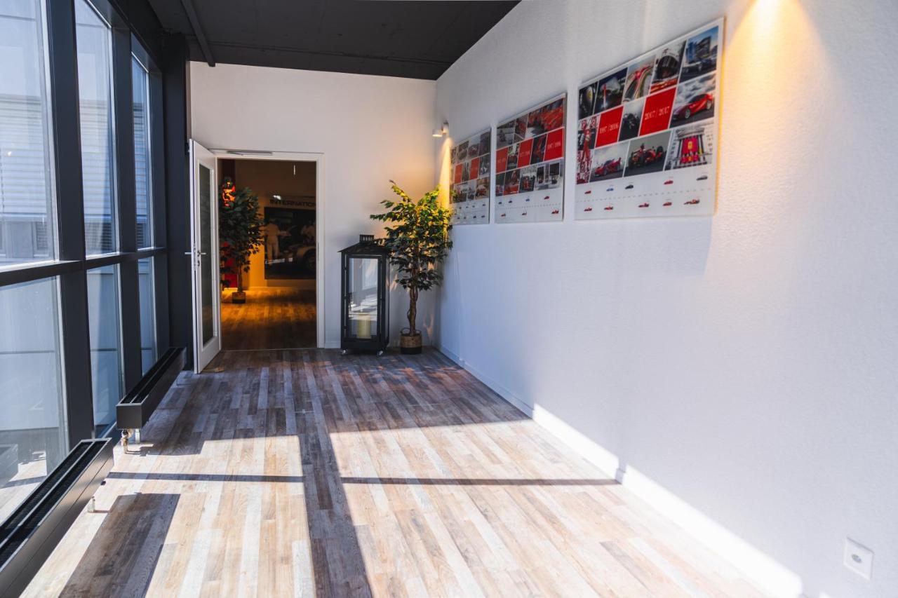 Pit Stop Apartments Cham Bagian luar foto